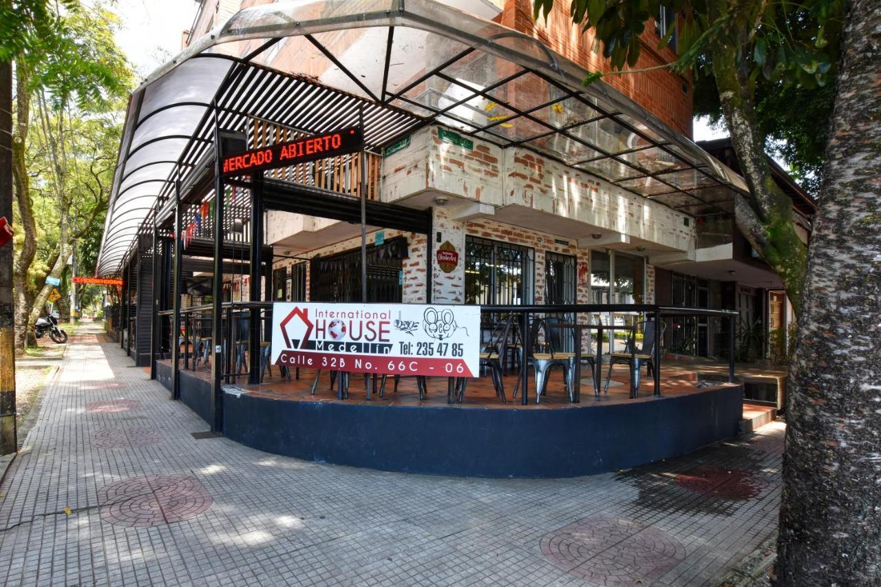 International House Co-Living Hostel Medellin Exterior photo